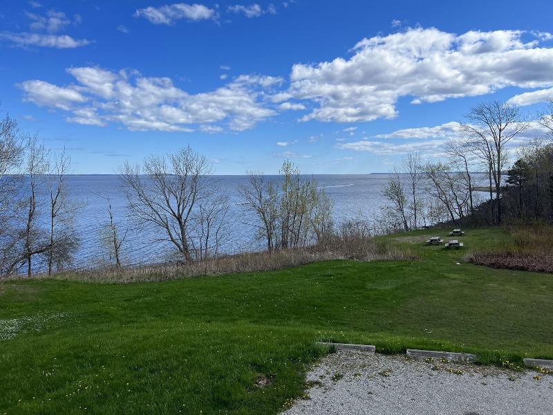 High Tide Inn