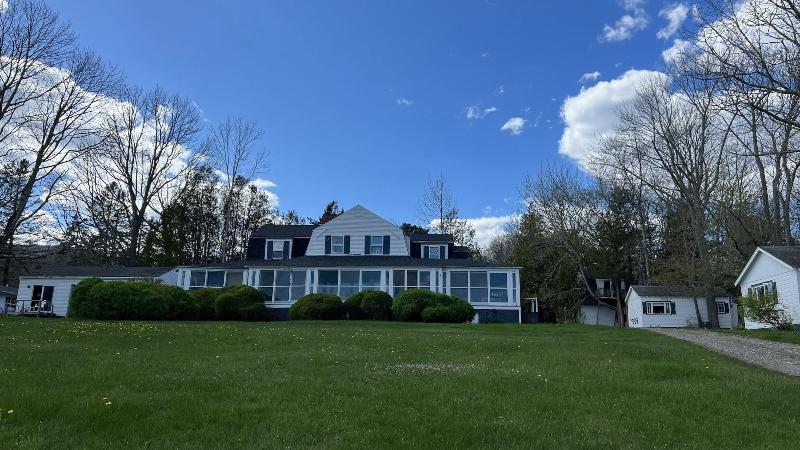 High Tide Inn