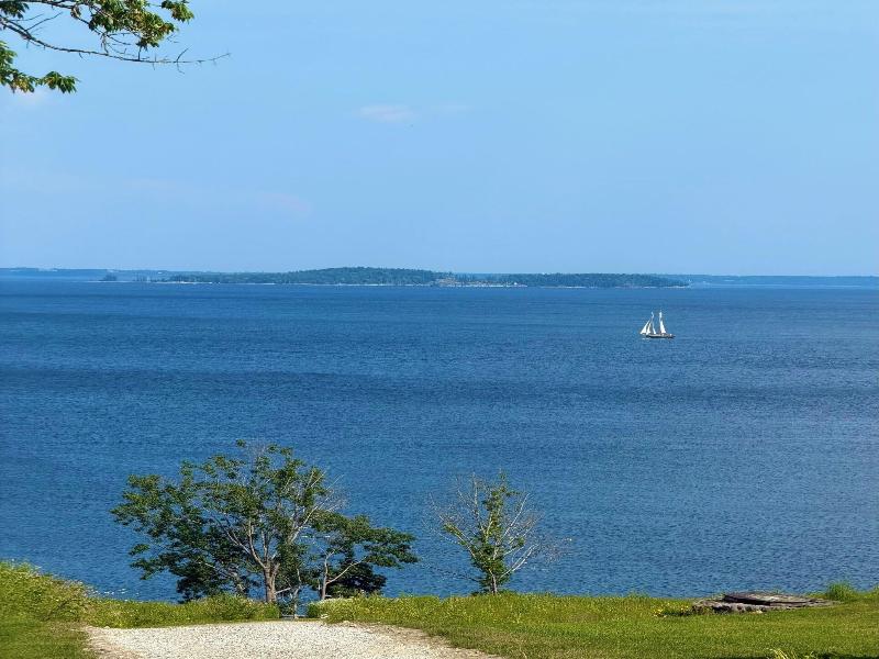 High Tide Inn