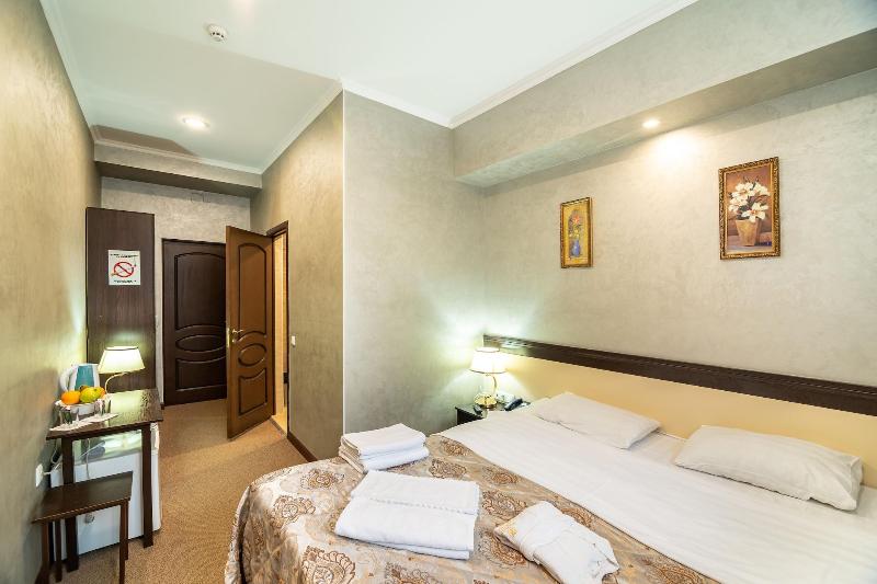 Hotel Mildom Express image