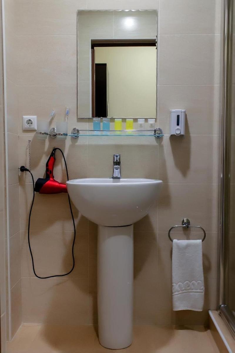 Hotel Mildom Express image