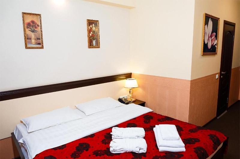 Hotel Mildom Express image