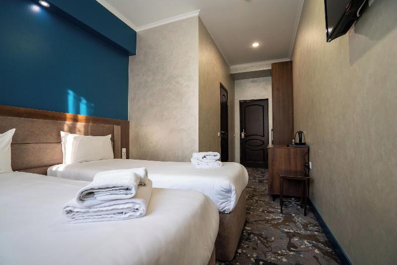 Hotel Mildom Express image