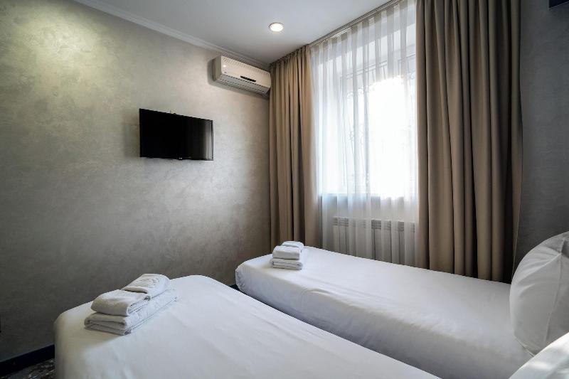 Hotel Mildom Express image