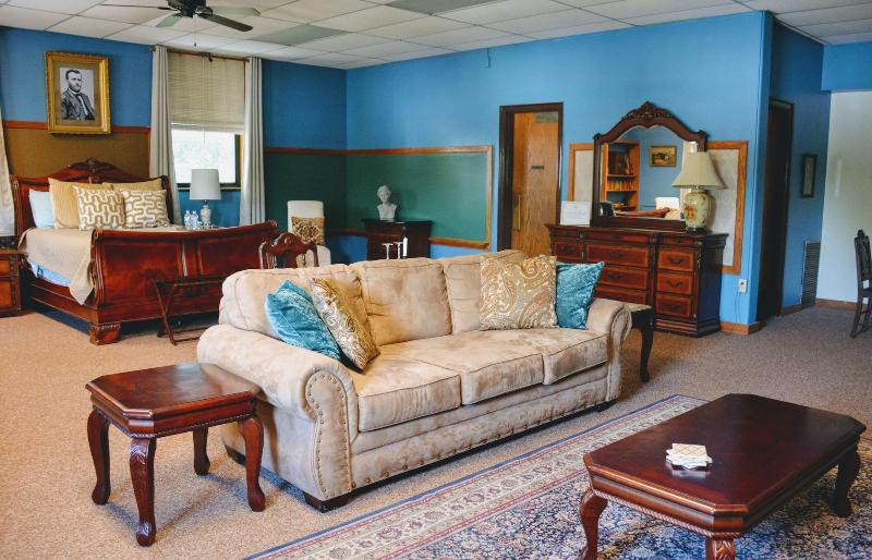 Sherman Inn image