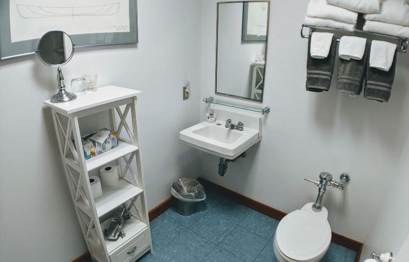 Sherman Inn image