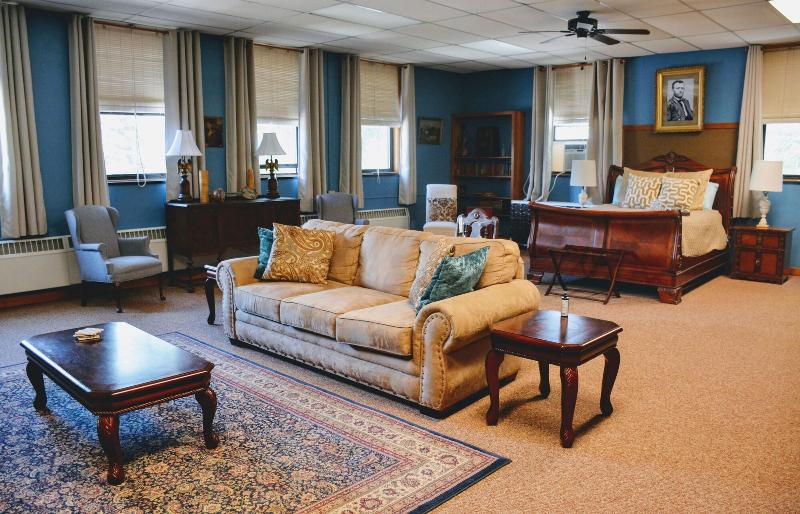 Sherman Inn image