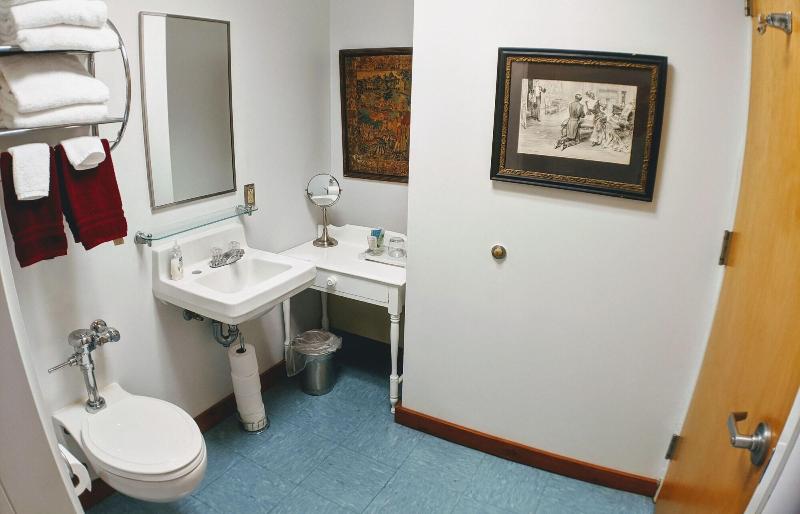 Sherman Inn image