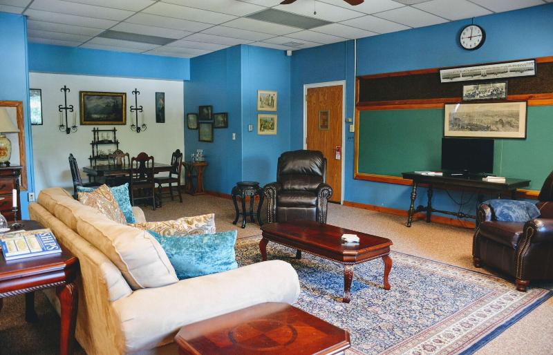 Sherman Inn image