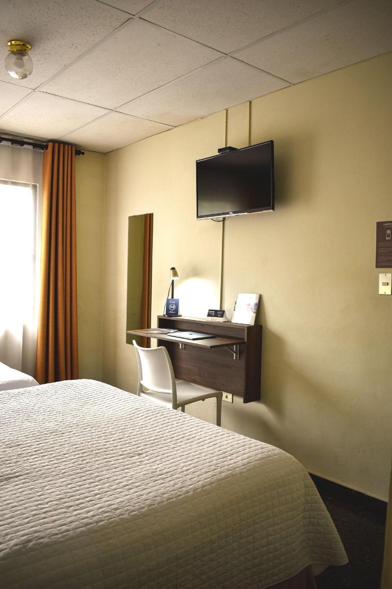 Cardedeu Suites image