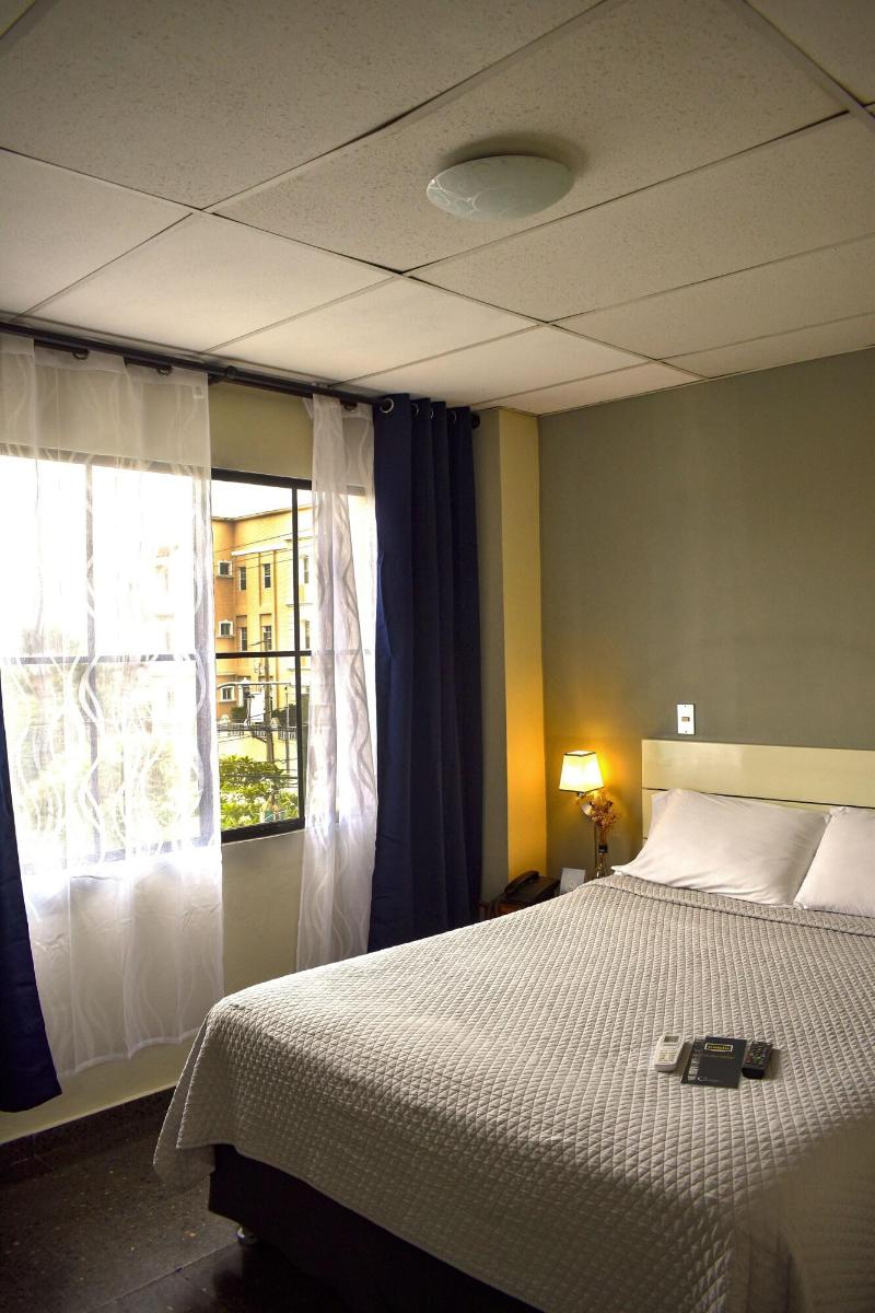 Cardedeu Suites image