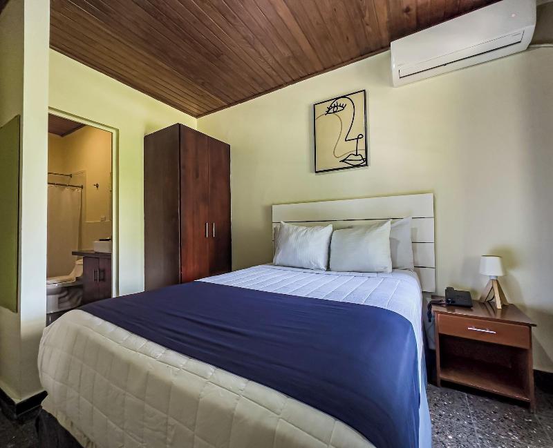 Cardedeu Suites image