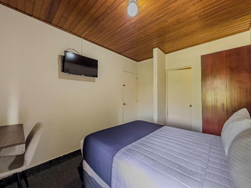 Cardedeu Suites image