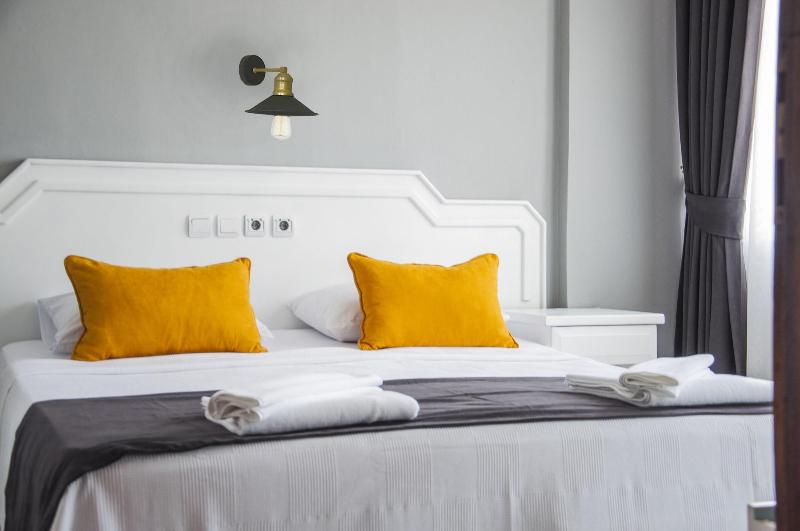 Turtle Apart Hotel image