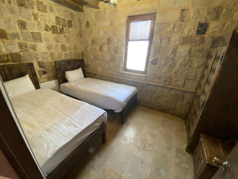 Katapa Stone House image