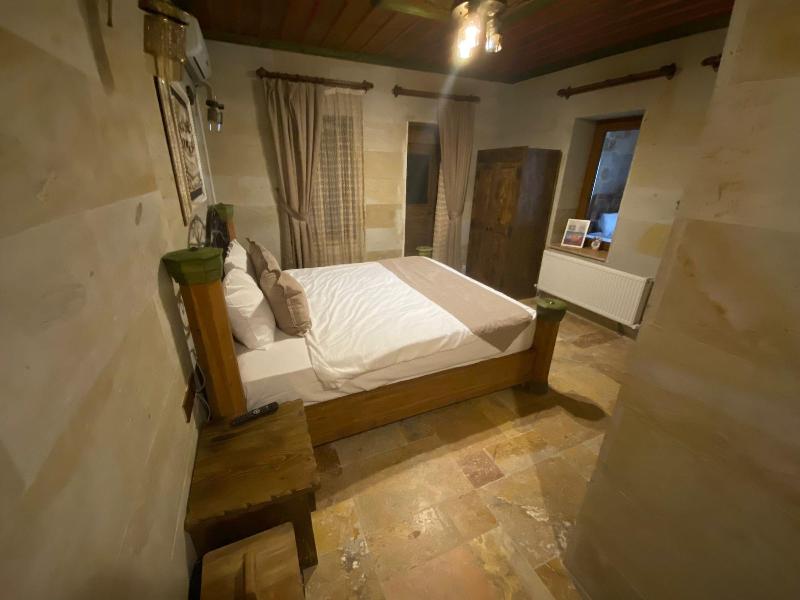 Katapa Stone House image