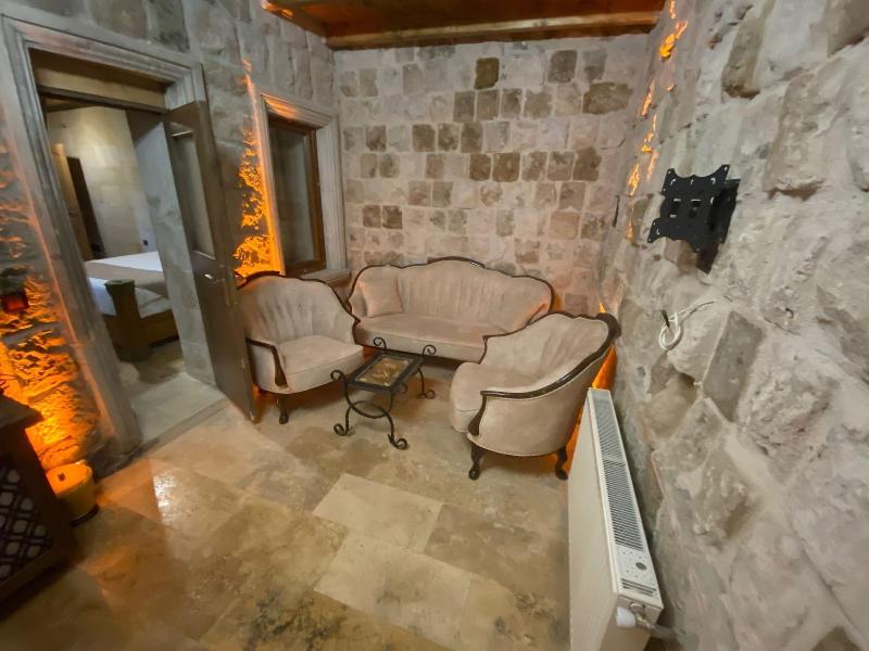 Katapa Stone House image