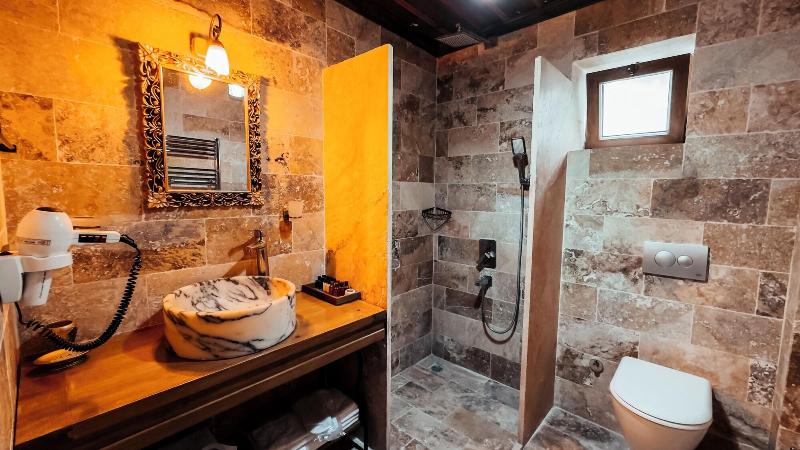 Katapa Stone House image