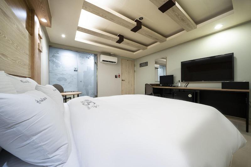 Suwon Haenggungdong Sunstar Motel image
