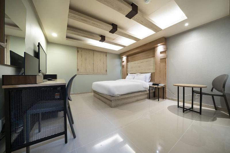 Suwon Haenggungdong Sunstar Motel image