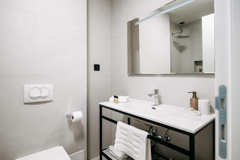 Kala Luxury Rooms By Duhomes image