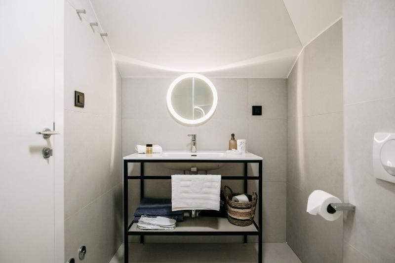 Kala Luxury Rooms By Duhomes image