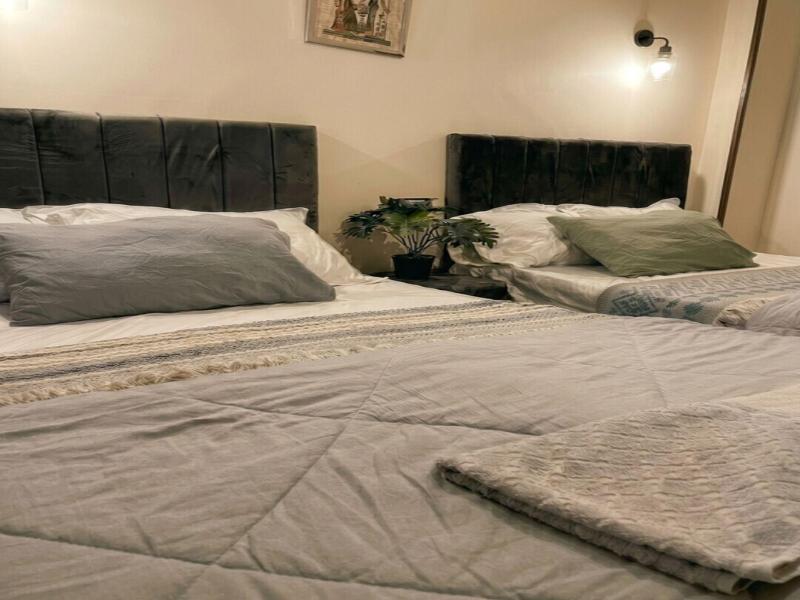 Pyramids Road Guest House image