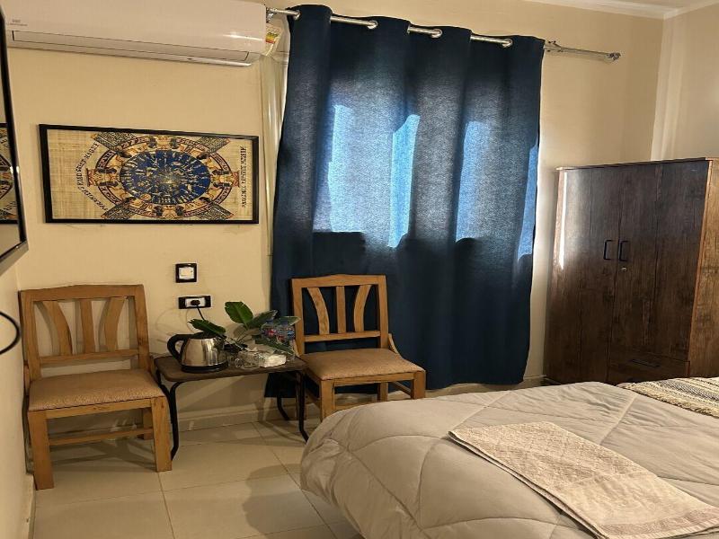 Pyramids Road Guest House image