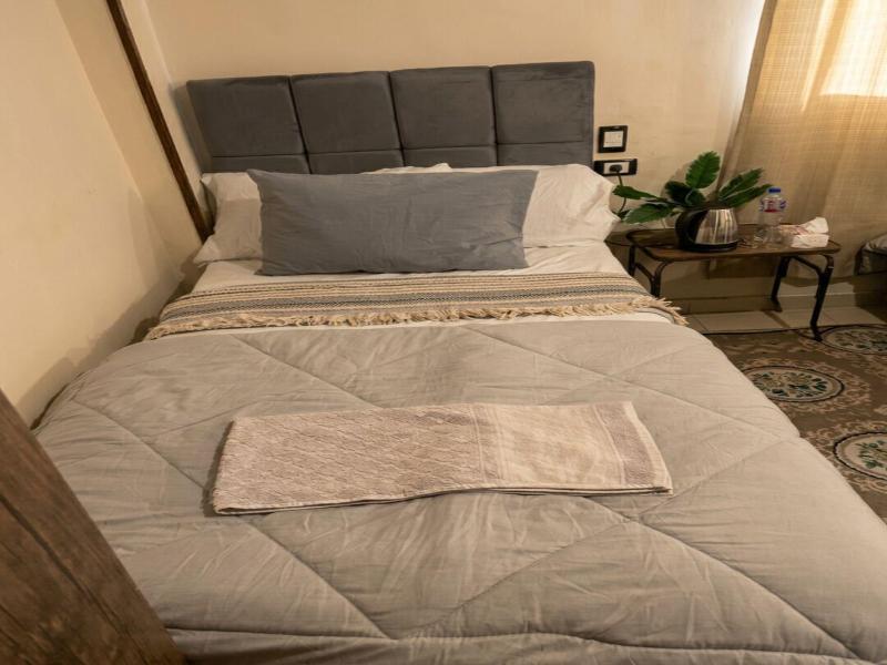 Pyramids Road Guest House image