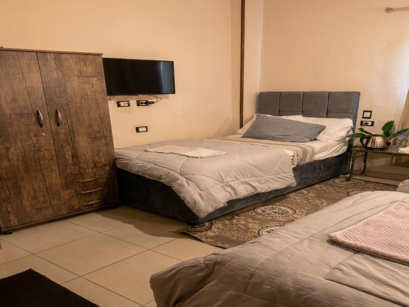 Pyramids Road Guest House image
