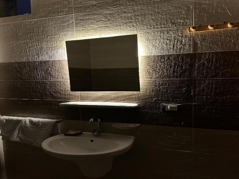 Pyramids Road Guest House image