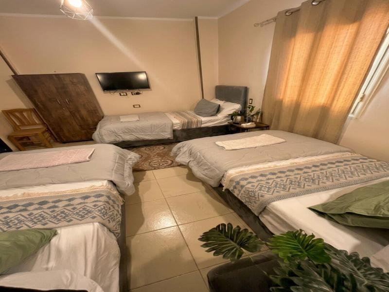 Pyramids Road Guest House image