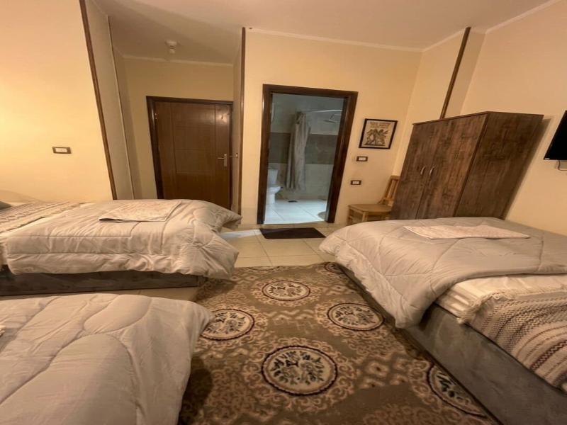 Pyramids Road Guest House image