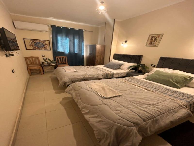 Pyramids Road Guest House image