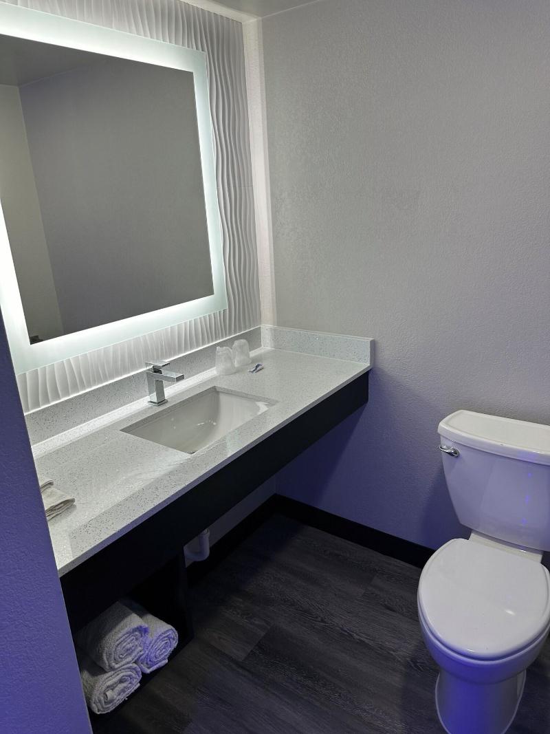Imperial Suites image