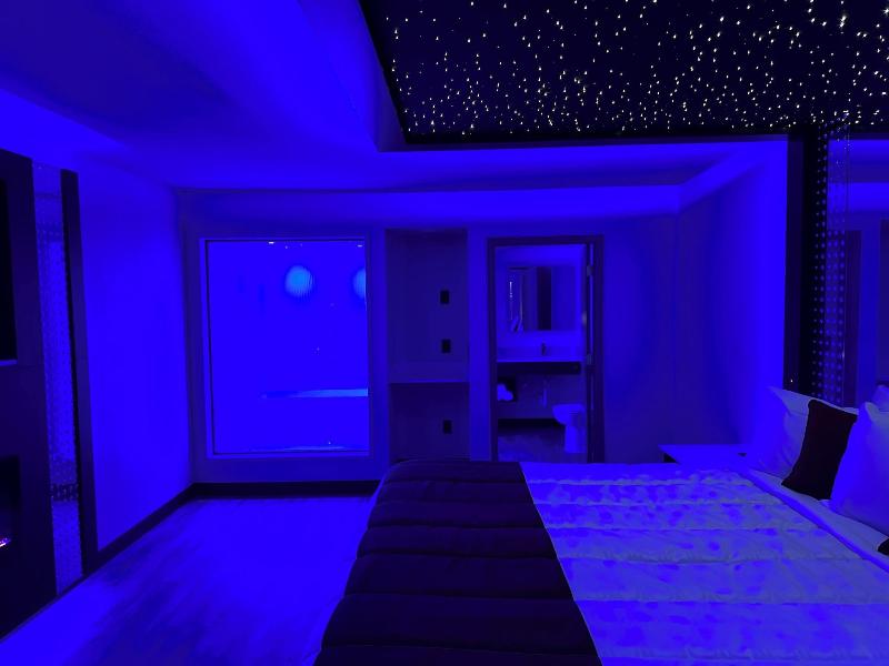 Imperial Suites image