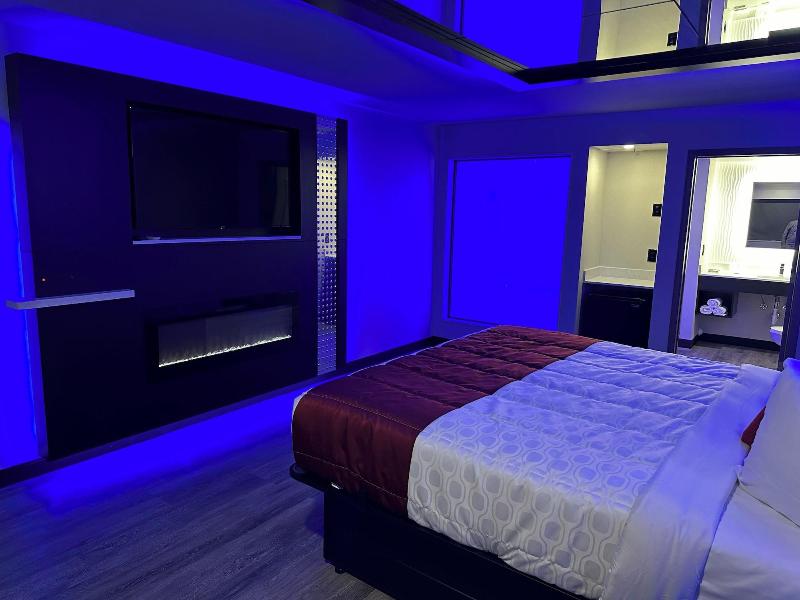 Imperial Suites image