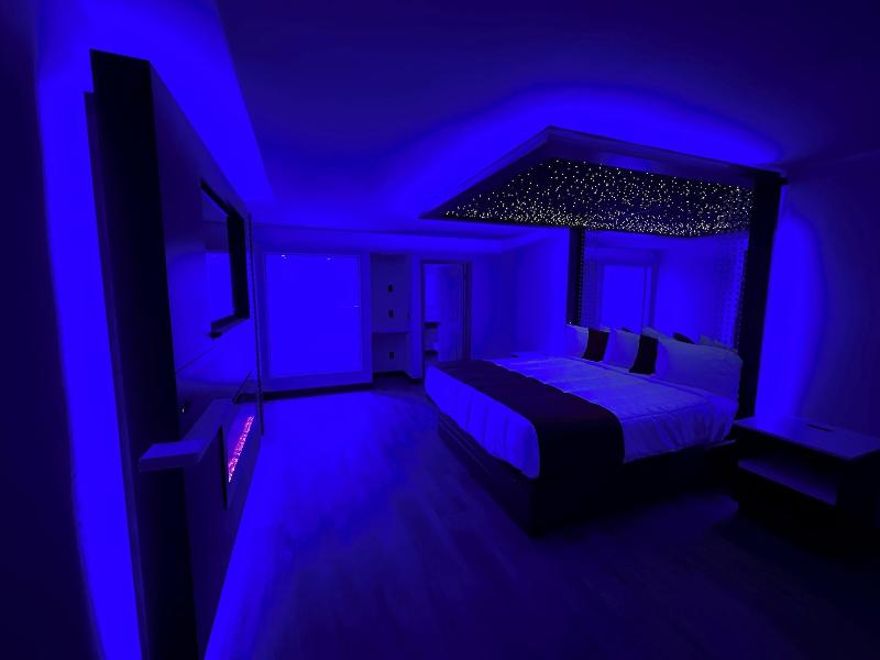 Imperial Suites image