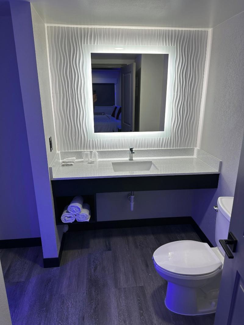 Imperial Suites image