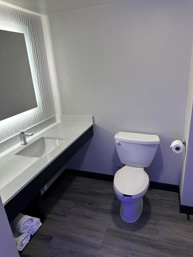 Imperial Suites image