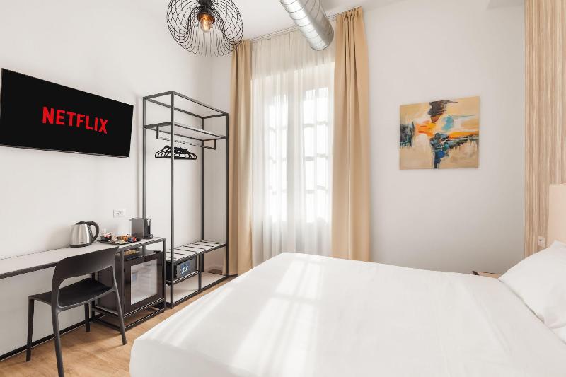 Adelante Rooms image