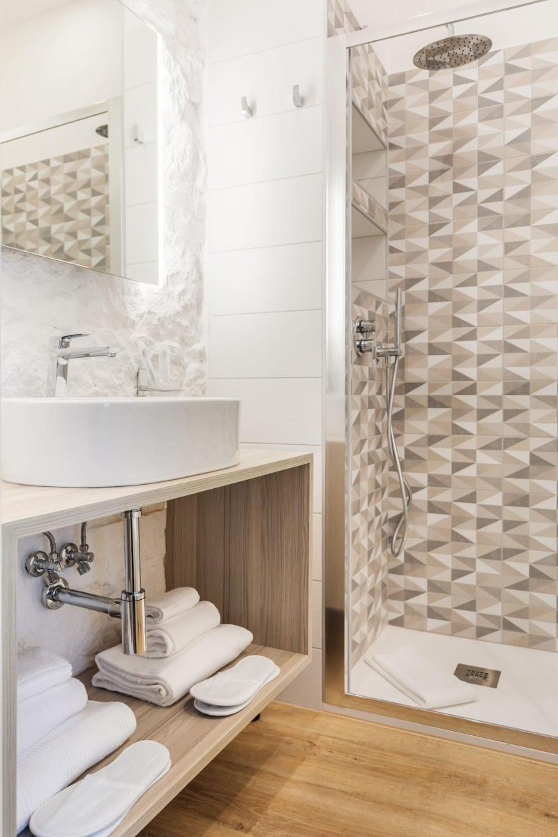 Adelante Rooms image