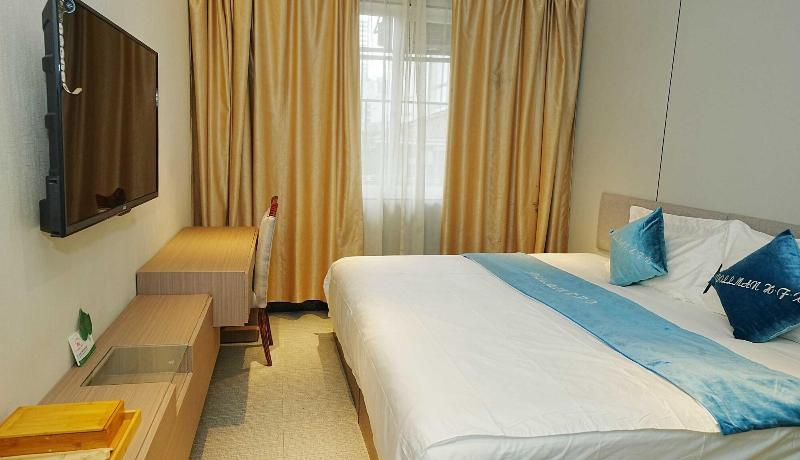 Pristinehotel image