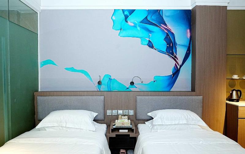 Pristinehotel image