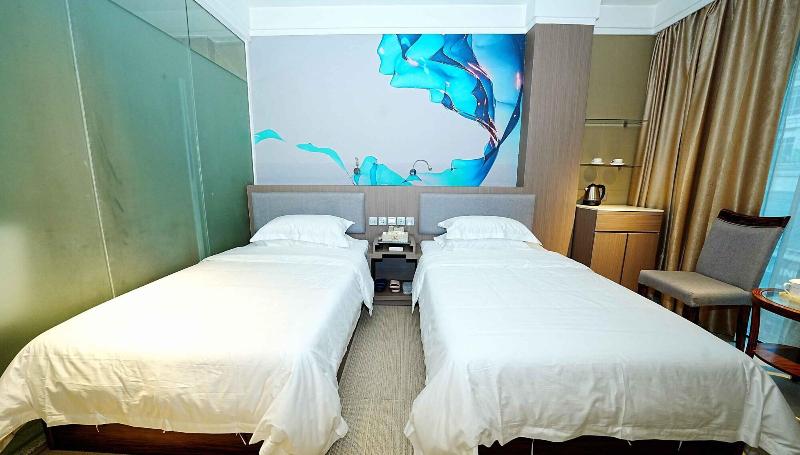 Pristinehotel image