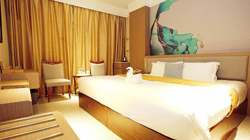 Pristinehotel image