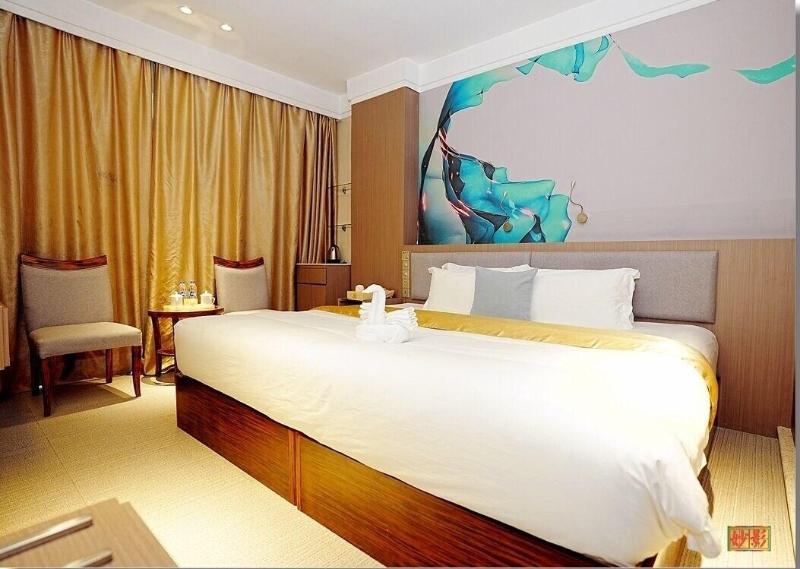 Pristinehotel image