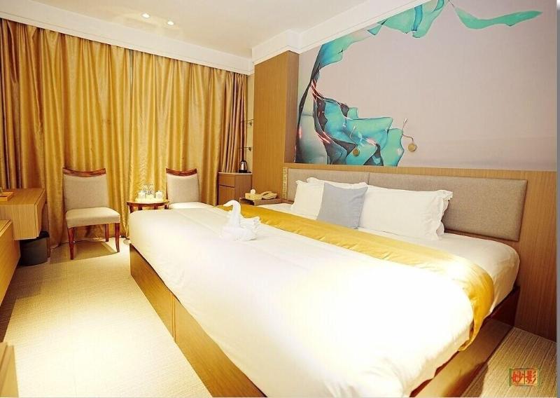 Pristinehotel image