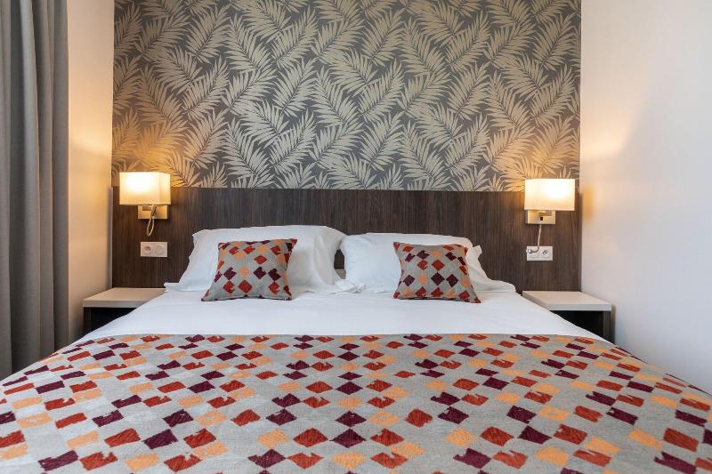 Brit Hotel Hotel De L Hippodrome image