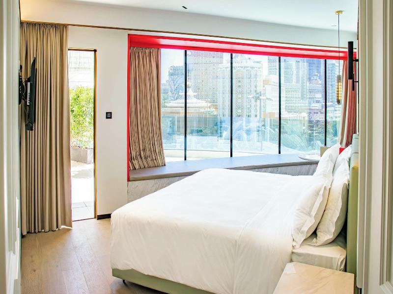 Yoho Treasure Island Hotel image